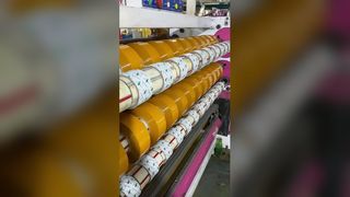 Cinta de embalaje de color amarillo brillante para un sellado seguro