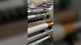 La película de laminación en frío protege y mejora las impresiones