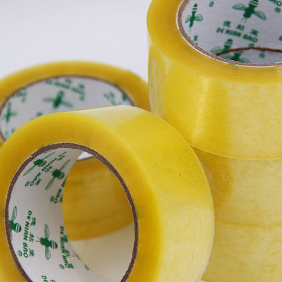 Un buen precio. Cinta de embalaje BOPP Cinta adhesiva transparente con recubrimiento impermeable en línea