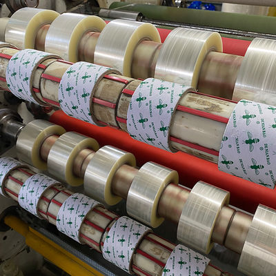 Un buen precio. Cinta Bopp al por mayor de fábrica para sellado de cartón, fábrica con 22 años de experiencia en línea
